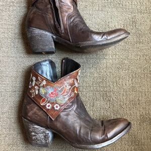 Old Gringo Brown Flowered Booties